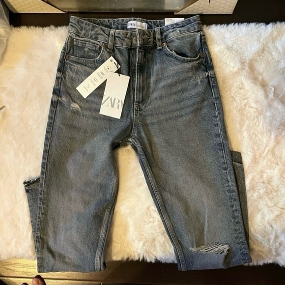Zara NWT slim fit raw hem straight legs jeans - Picture 1 of 4